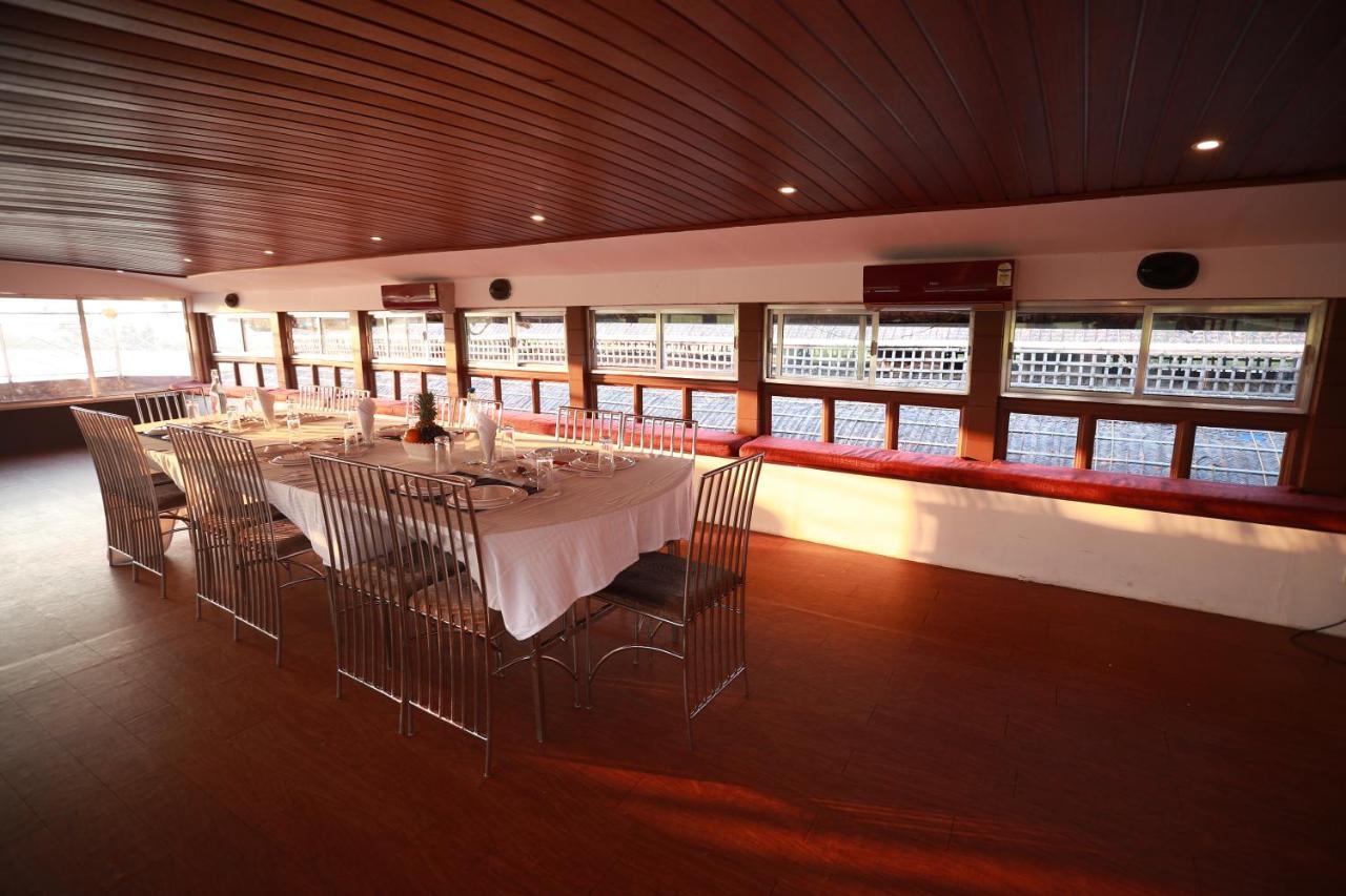 Friends Cruise, Nightstay Houseboat Alappuzha Exteriör bild