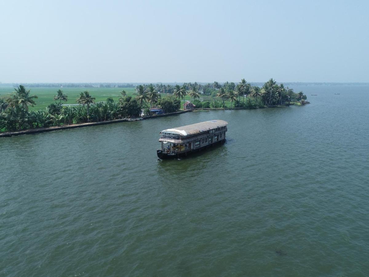 Friends Cruise, Nightstay Houseboat Alappuzha Exteriör bild