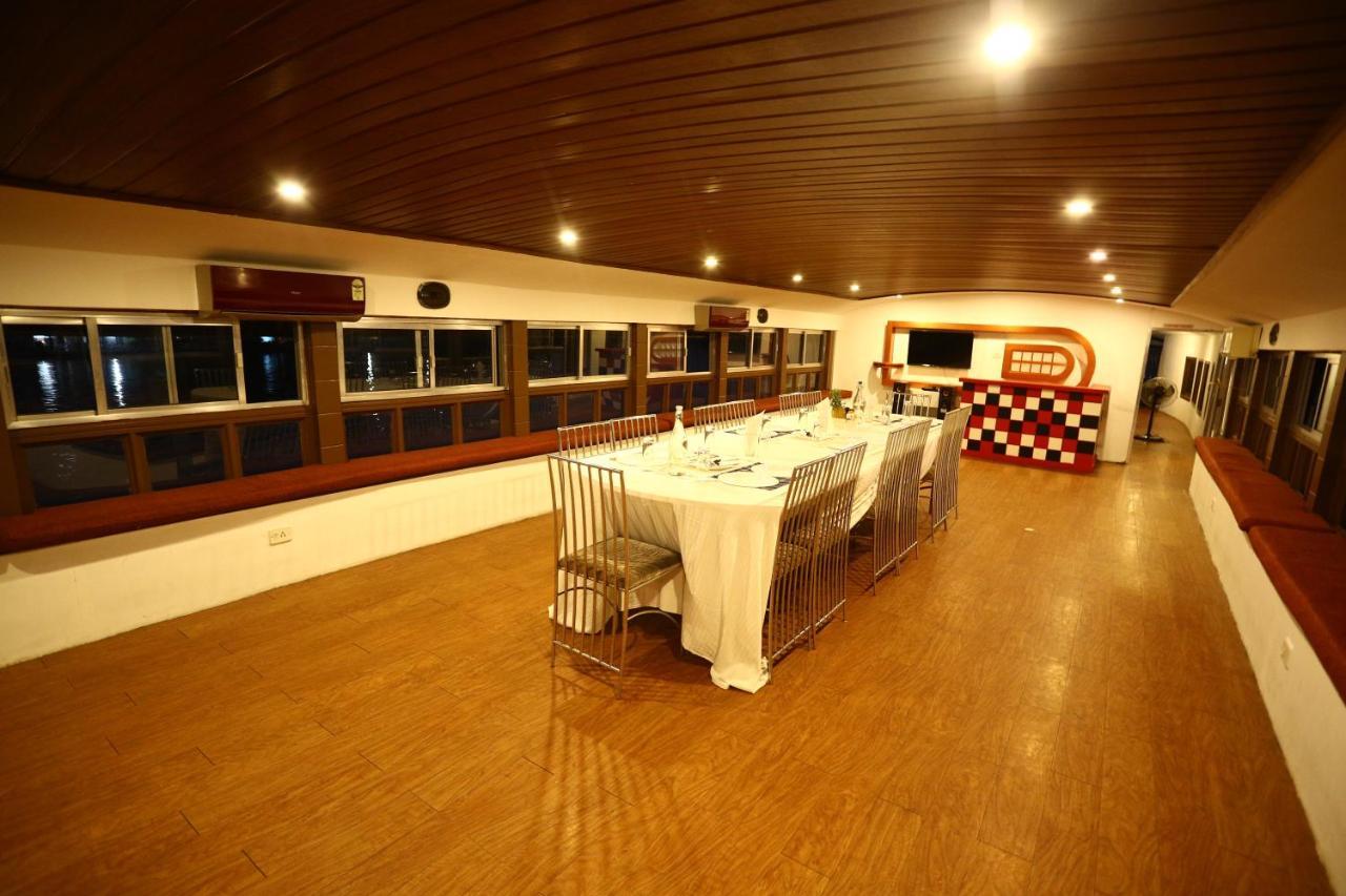Friends Cruise, Nightstay Houseboat Alappuzha Exteriör bild