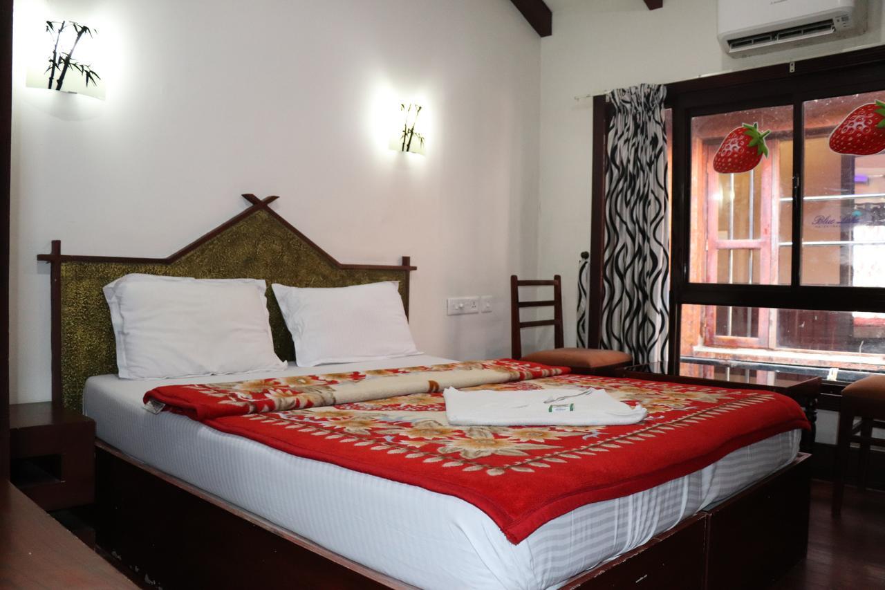 Friends Cruise, Nightstay Houseboat Alappuzha Exteriör bild