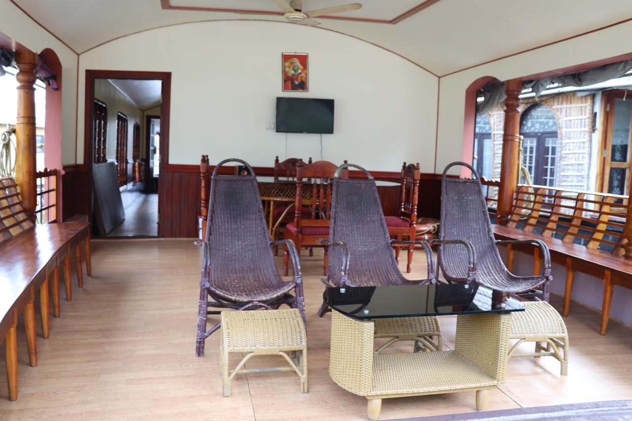 Friends Cruise, Nightstay Houseboat Alappuzha Exteriör bild