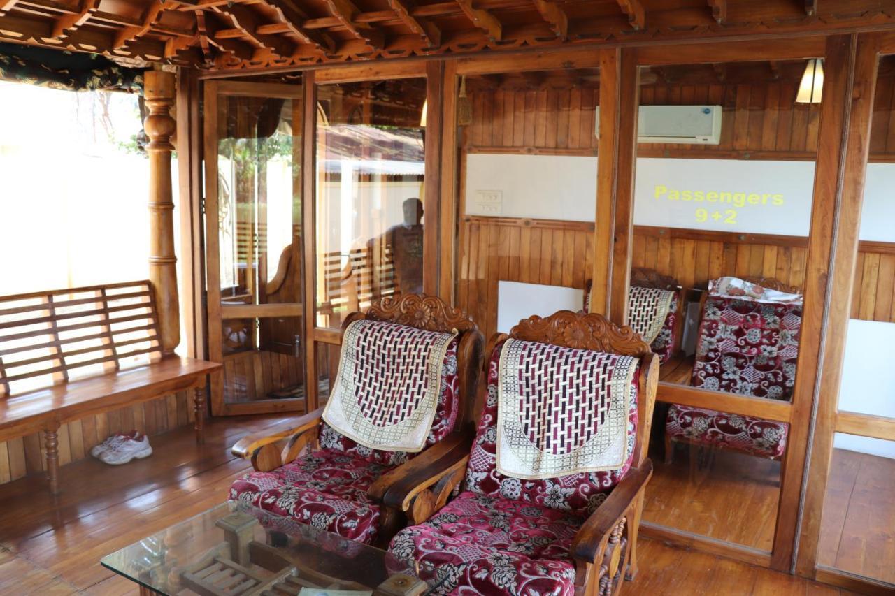 Friends Cruise, Nightstay Houseboat Alappuzha Exteriör bild
