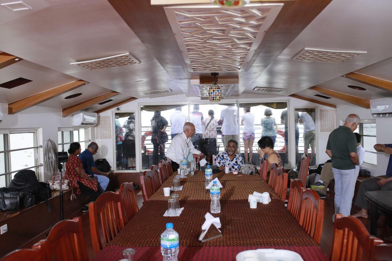 Friends Cruise, Nightstay Houseboat Alappuzha Exteriör bild