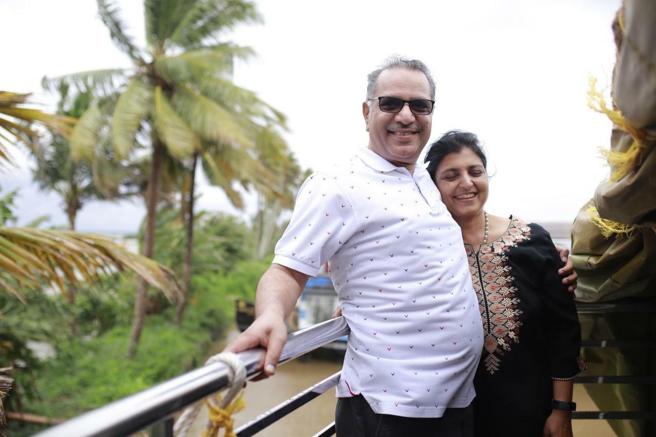 Friends Cruise, Nightstay Houseboat Alappuzha Exteriör bild