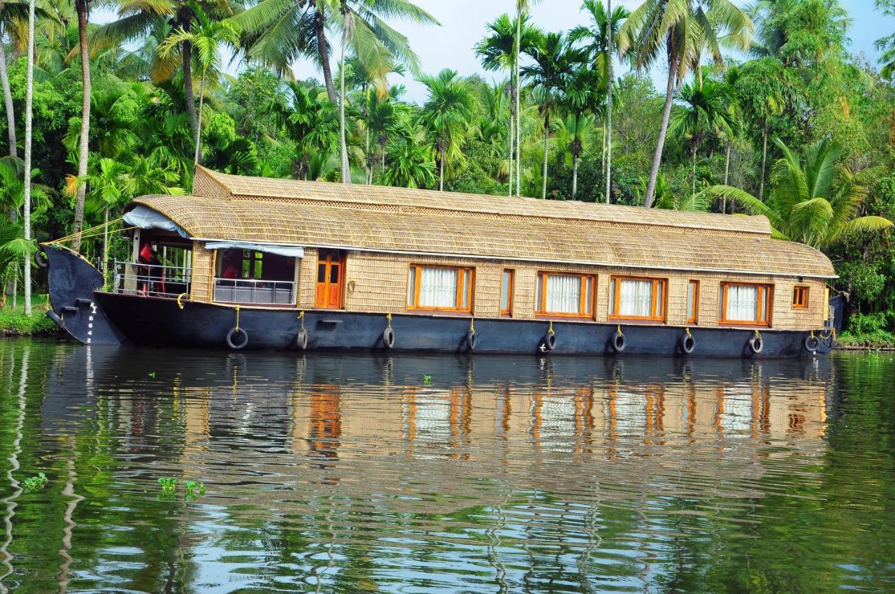 Friends Cruise, Nightstay Houseboat Alappuzha Exteriör bild